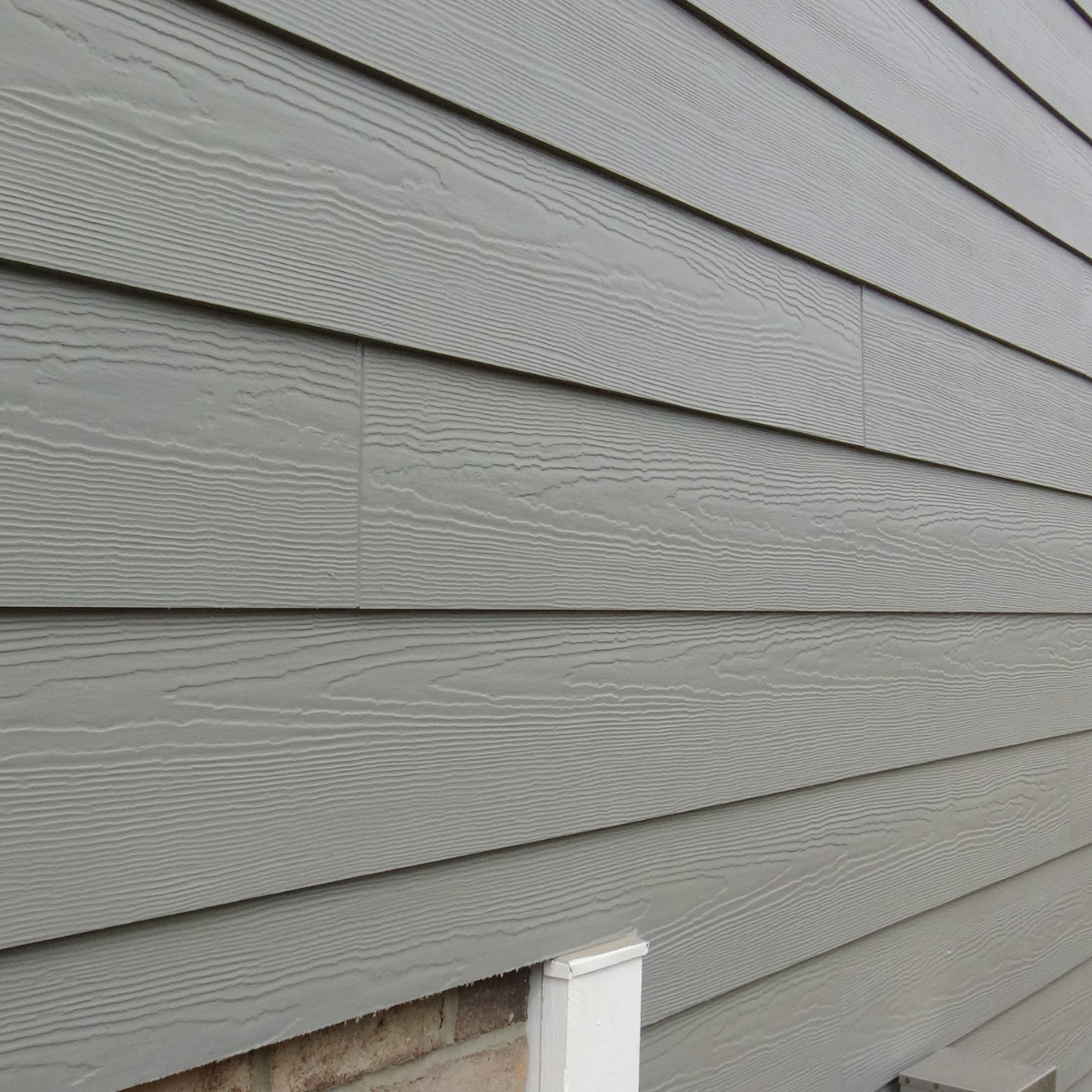 aluminum siding on home exterior